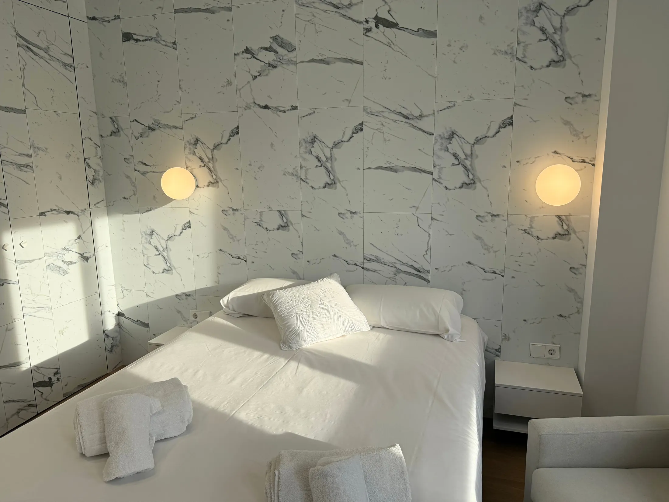 Estudio con cama de matrimonio, NEPTÚ24-1