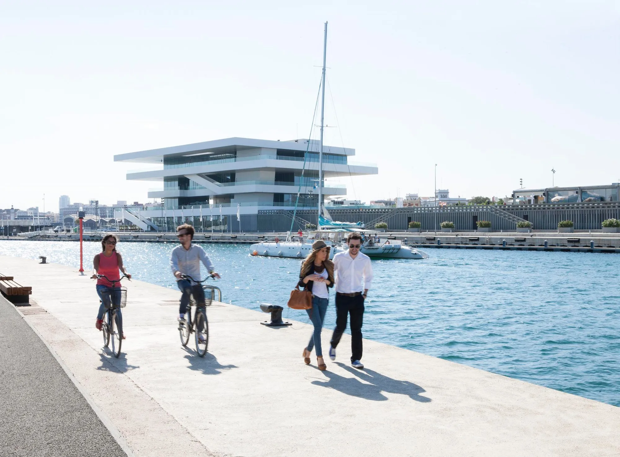 El Veles e Vents, en la Marina